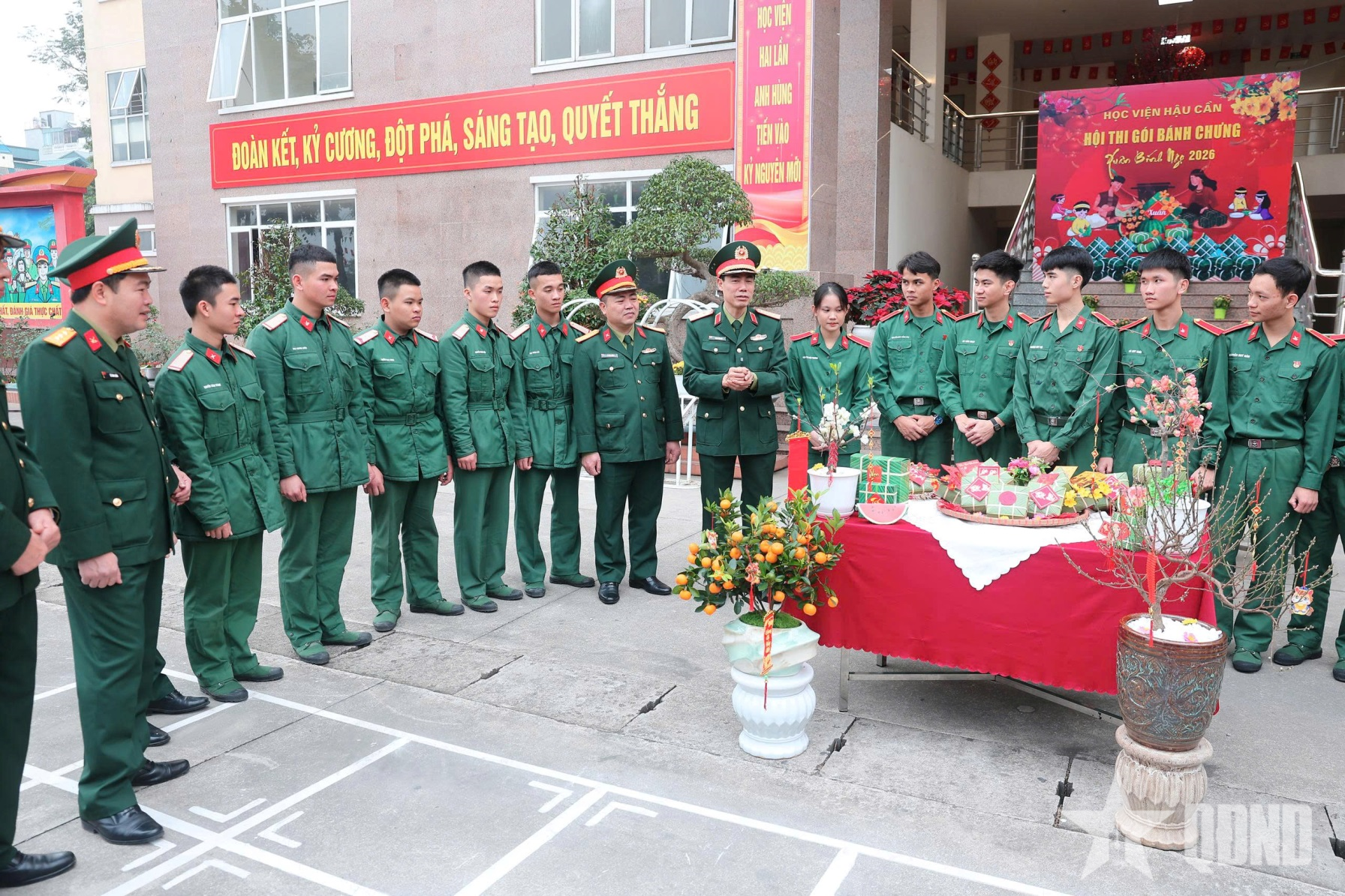 Sắc xuân rực rỡ tại Học viện Hậu cần 